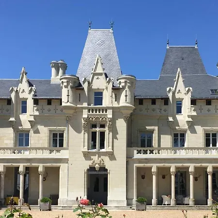 Chateau de Salvert - Gites Neuillé Extérieur photo