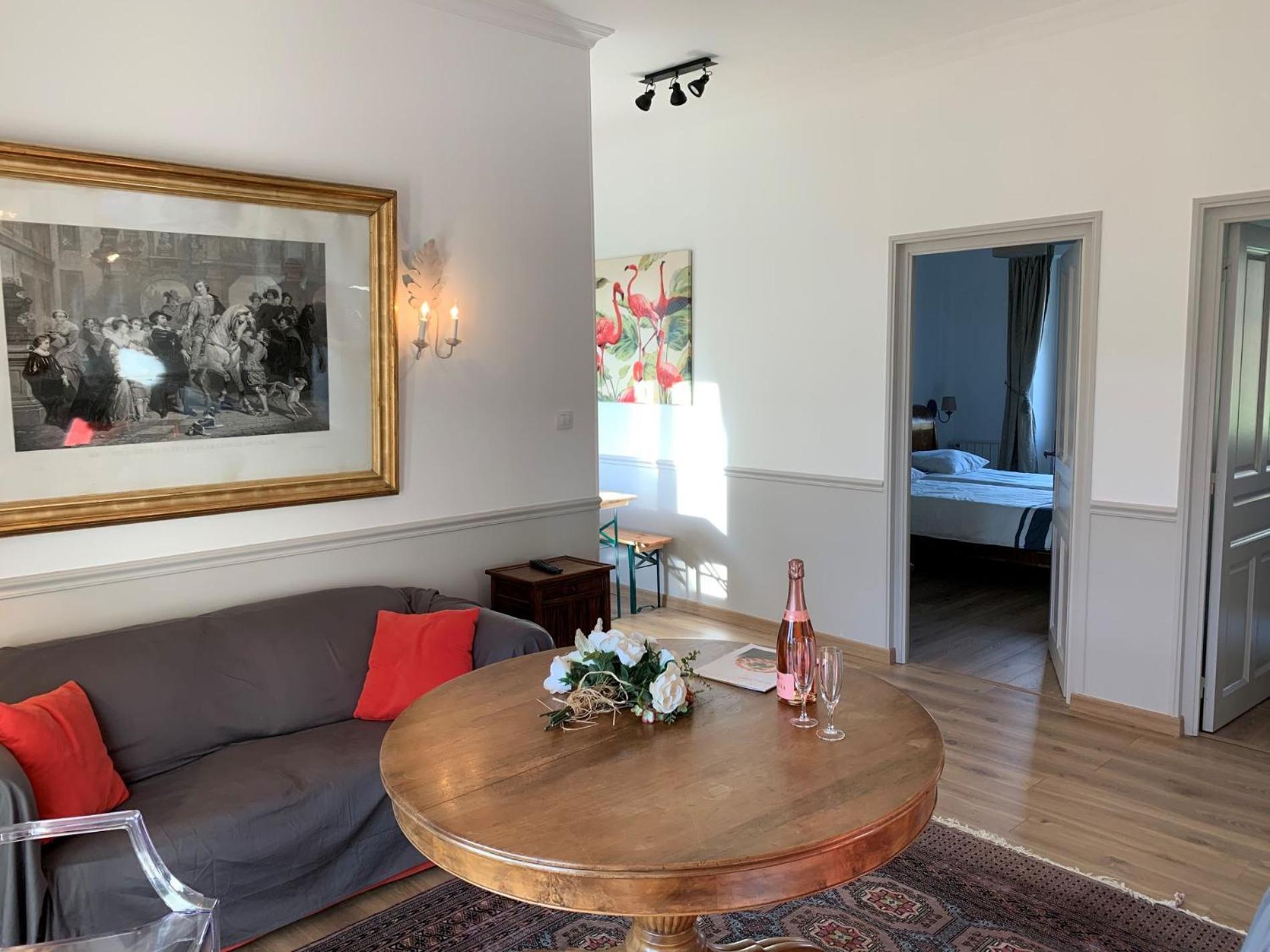 Chateau De Salvert - 4 Gites - 32 Personnes Holiday home