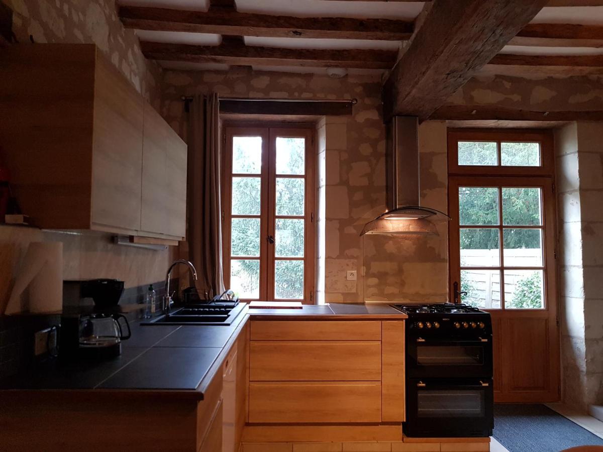 Chateau De Salvert - 4 Gites - 32 Personnes * Neuille