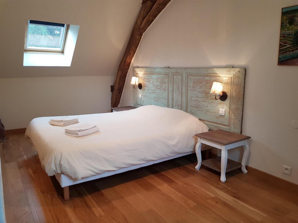 Chateau De Salvert - 4 Gites - 32 Personnes