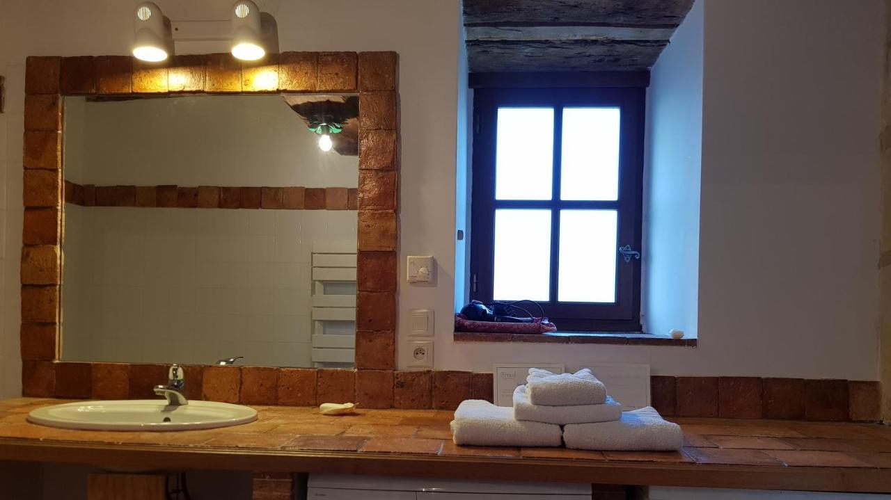 Chateau De Salvert - 4 Gites - 32 Personnes