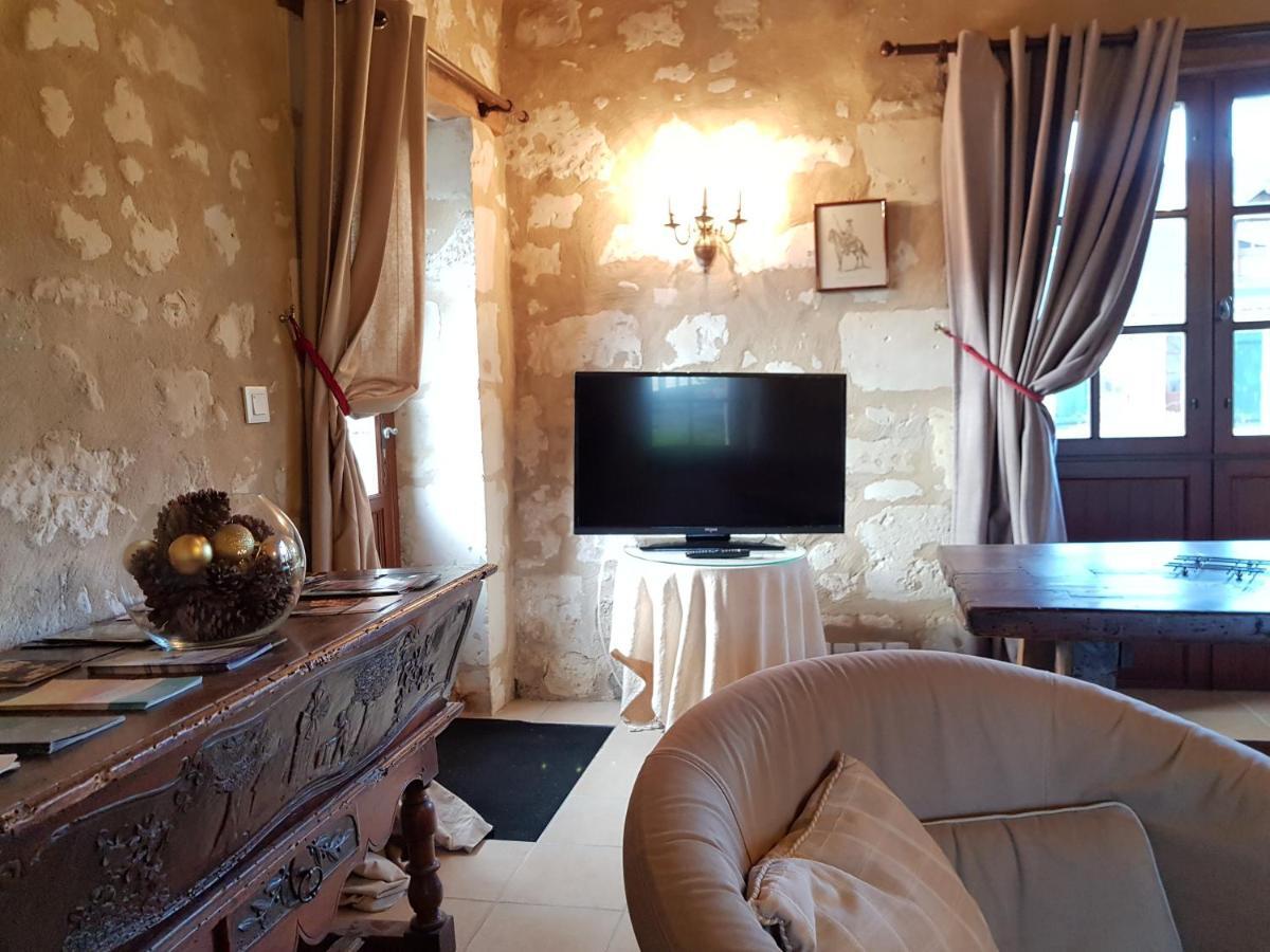 Chateau De Salvert - 4 Gites - 32 Personnes *